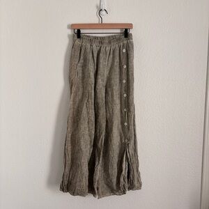 Meo Meli Women's Green 100% Linen Button Detail Wide Leg Crop Pants